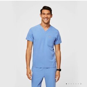 FIGS Leon scrub top. Size small. Ceil blue.